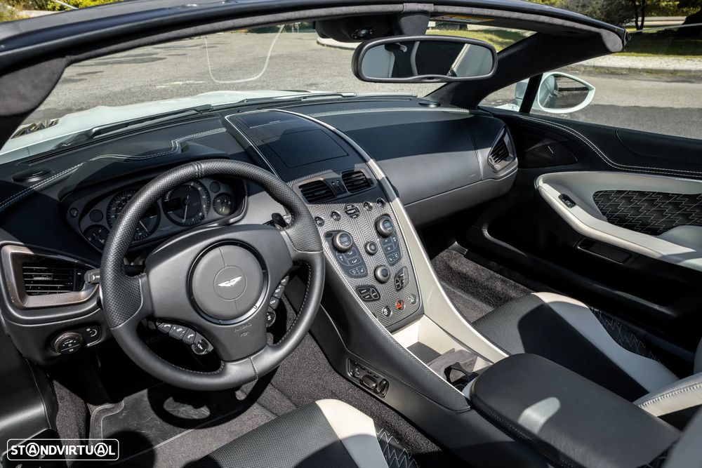 Aston Martin V12 Zagato - 18