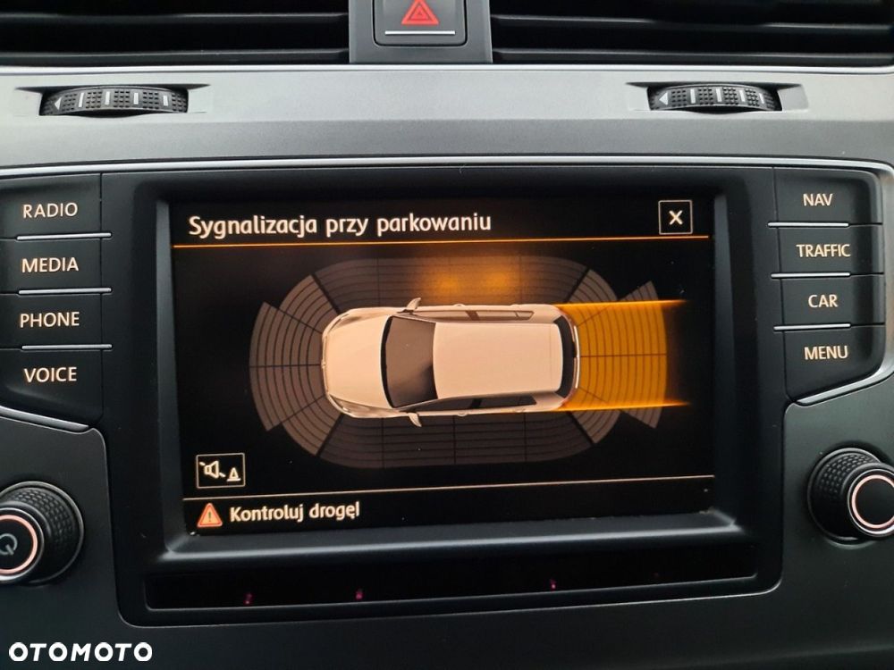 Volkswagen Golf - 33