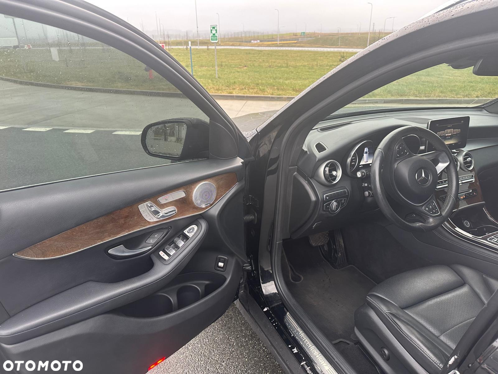 Mercedes-Benz GLC 300 Coupe 4Matic 9G-TRONIC - 15