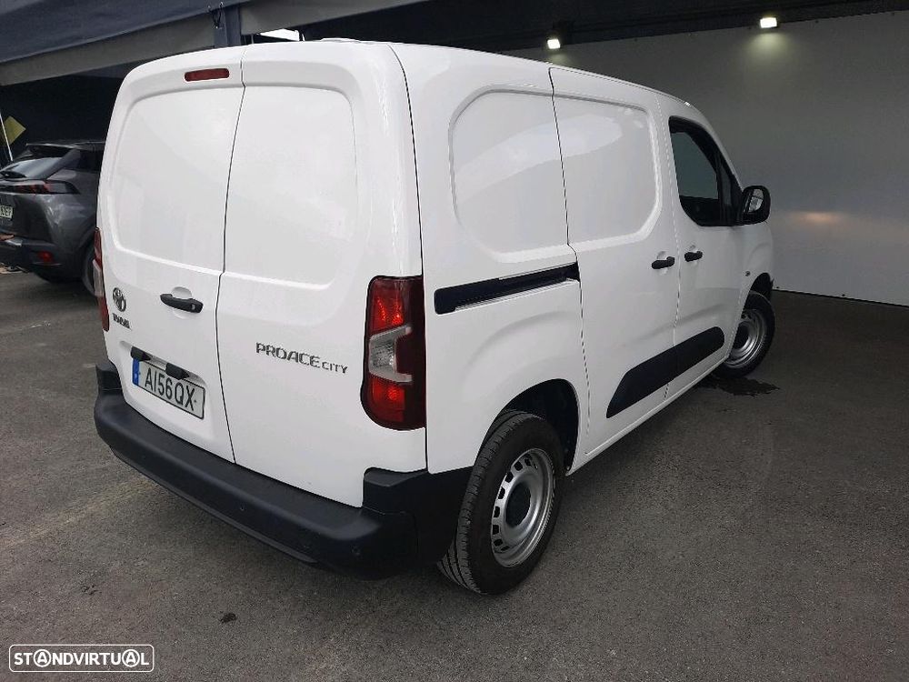 Toyota PROACE CITY 1.5D IVA DEDUTIVEL - 3