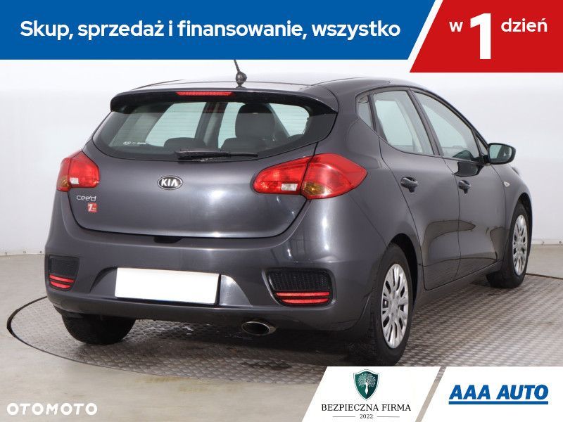 Kia Ceed - 7