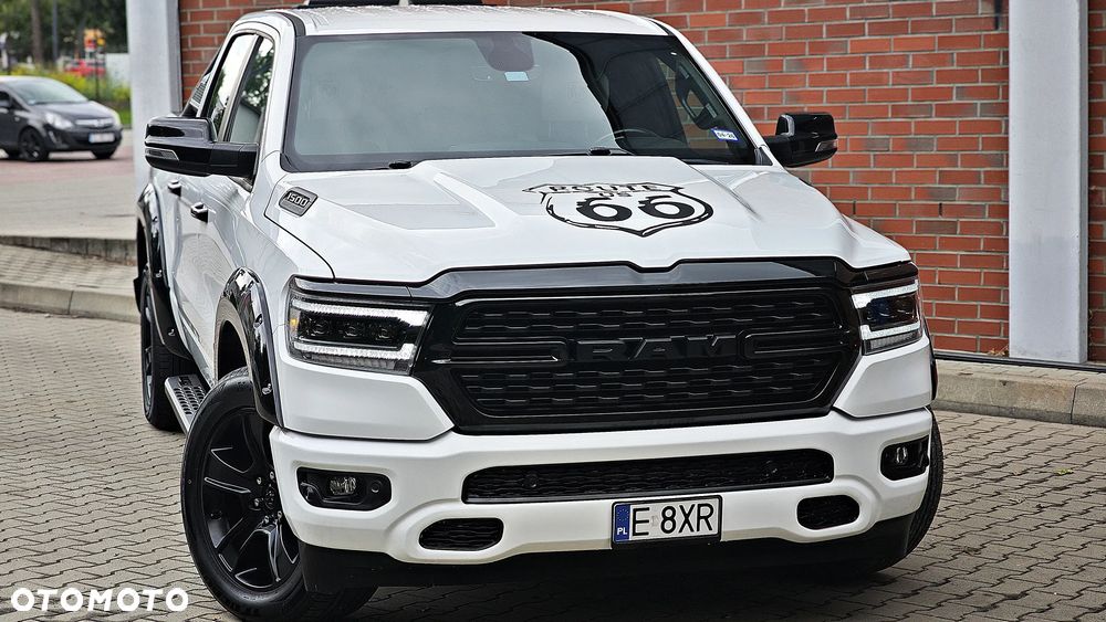 RAM 1500 5.7 Crew Cab Shortbed Bighorn Black - 1