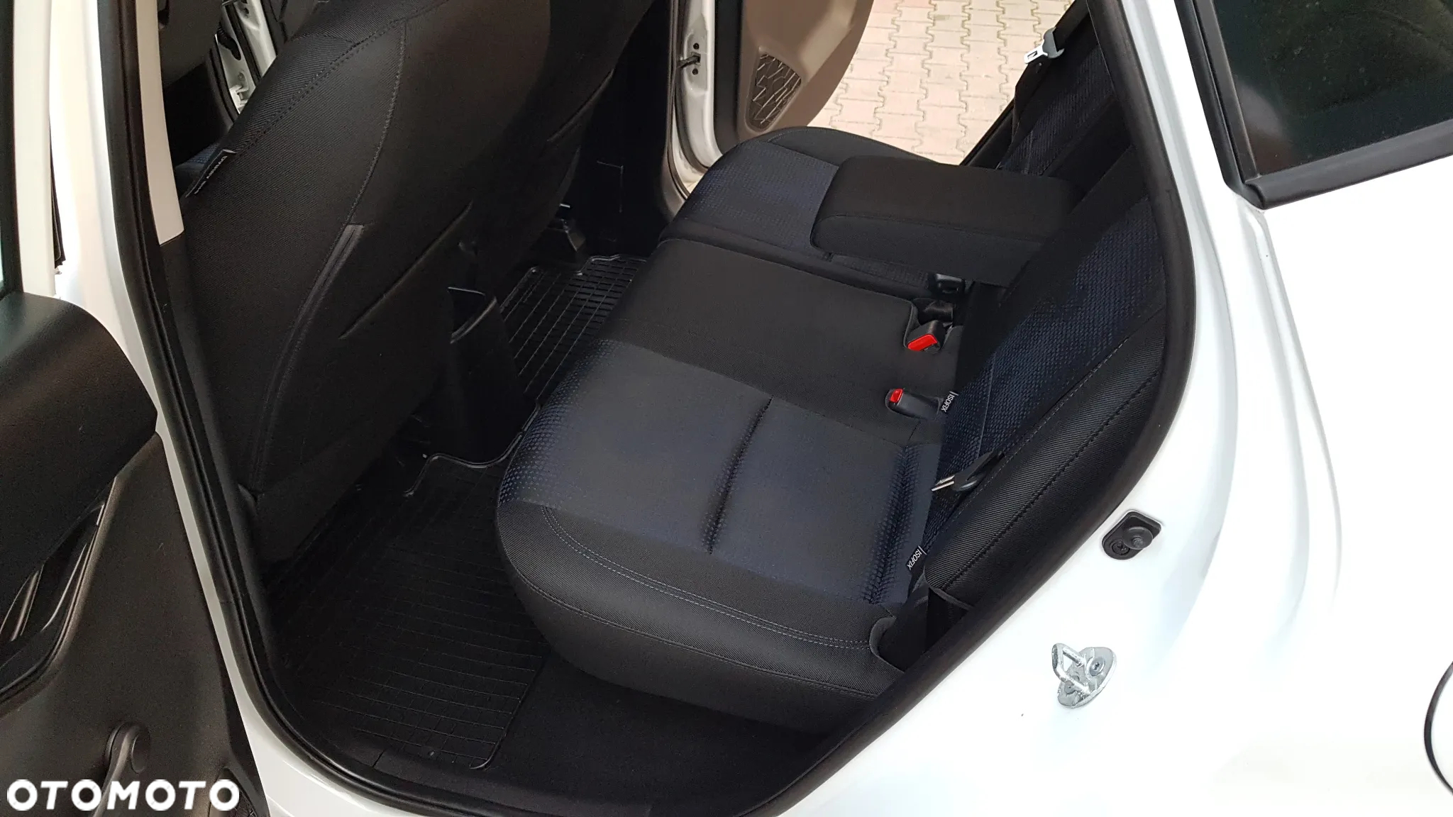 Hyundai ix20 1.4 Comfort - 24