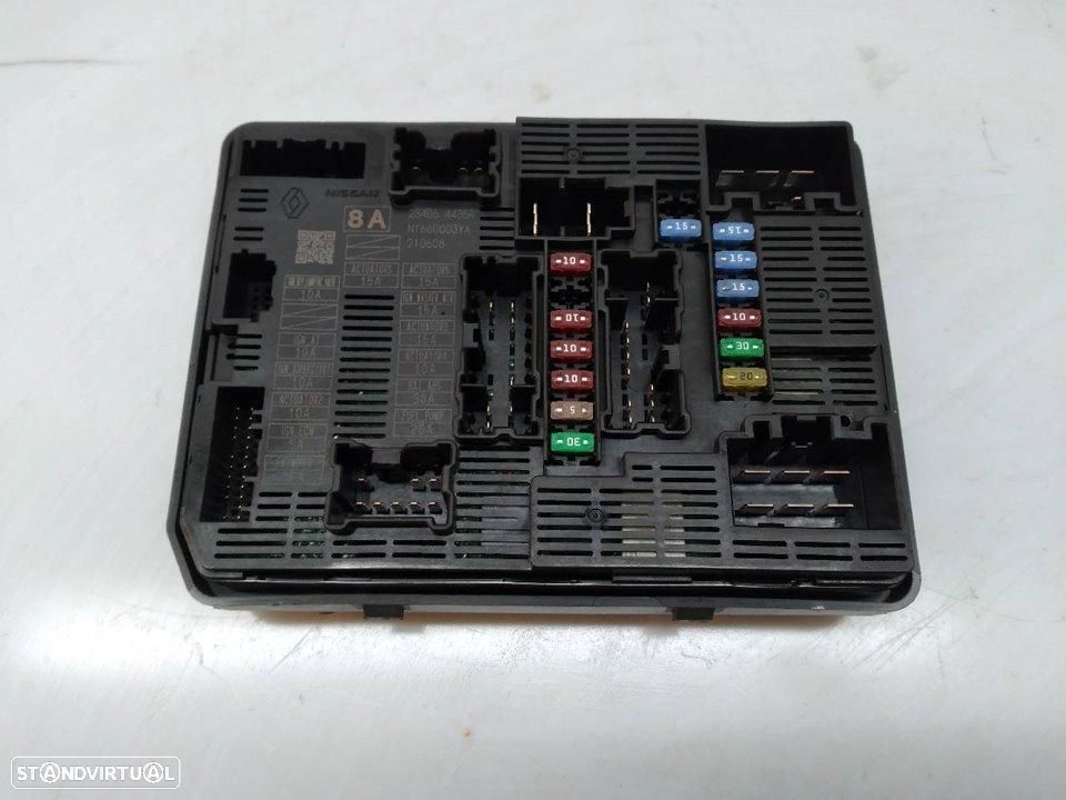 CAIXA DE RELES FUSÍVEIS DACIA SANDERO III - 1