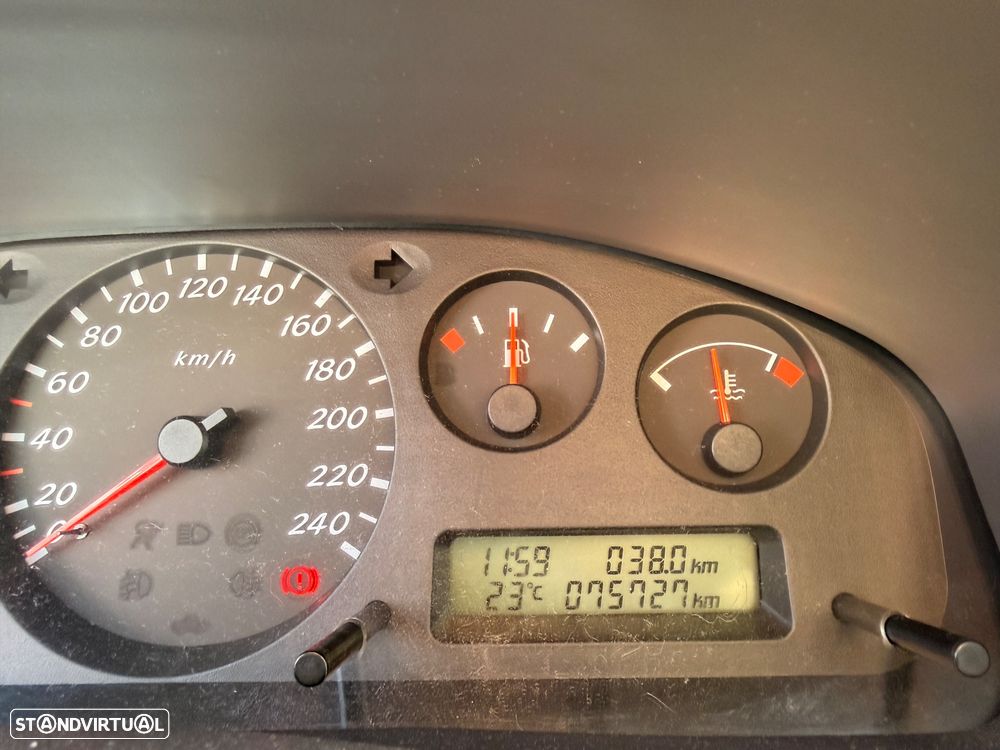 Nissan Almera 1.5 Comfort - 12