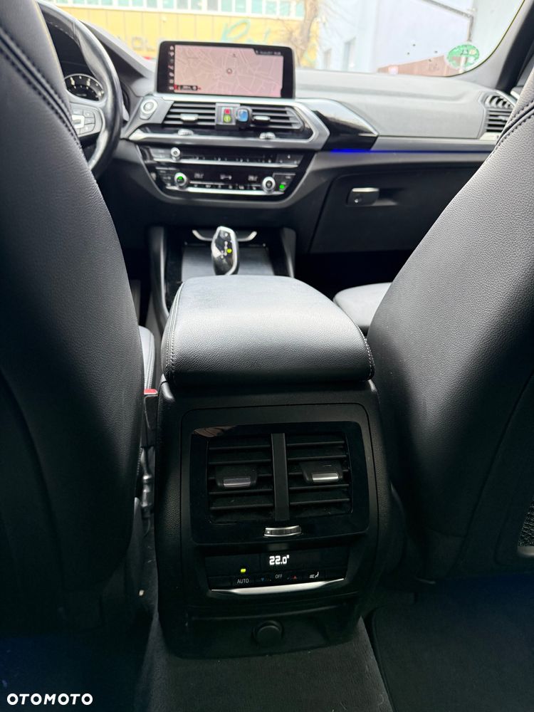 BMW X3 xDrive25d - 18