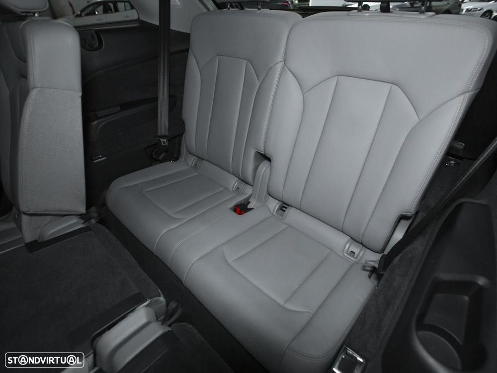Audi Q7 3.0 TDI quattro S-line Tiptronic 7L - 17