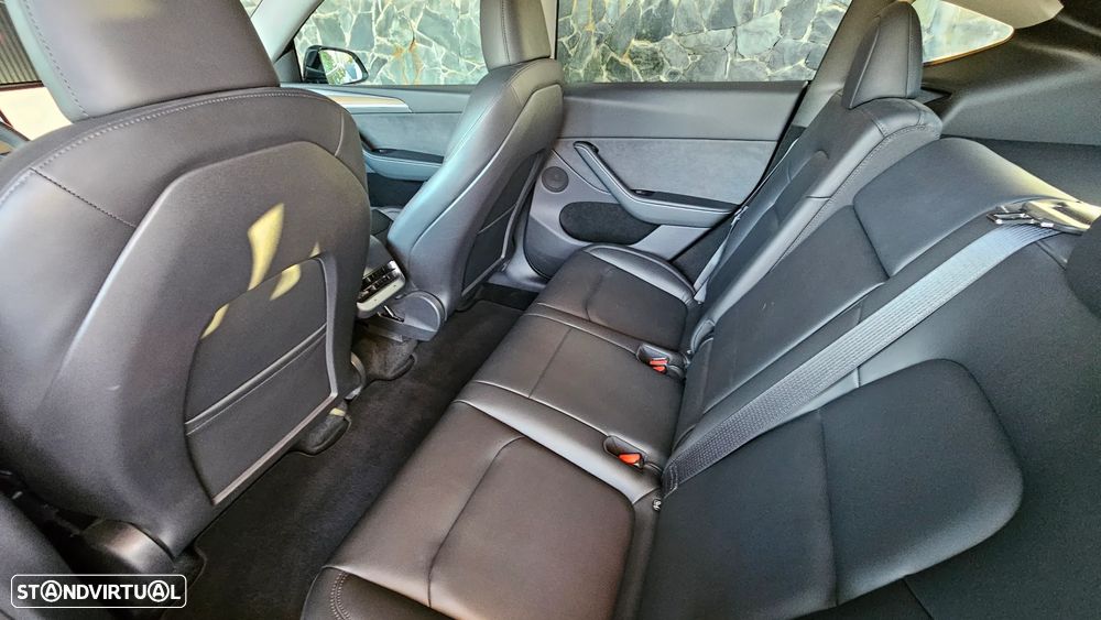 Tesla Model Y Performance Dual Motor AWD - 23