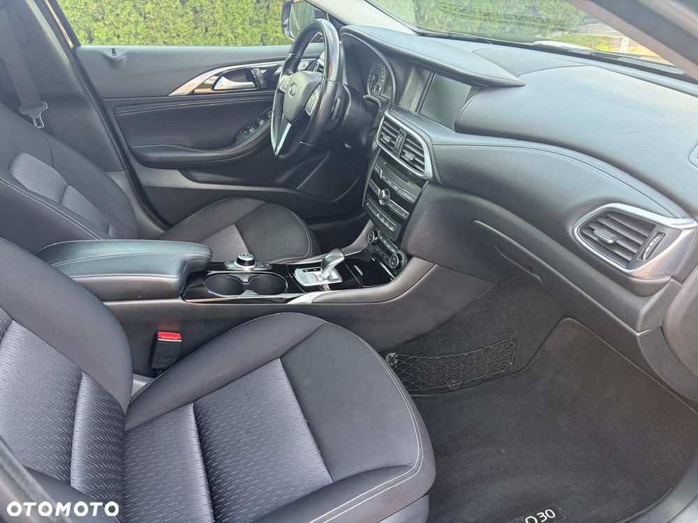 Infiniti Q30 2.2d DCT AWD Sport - 27