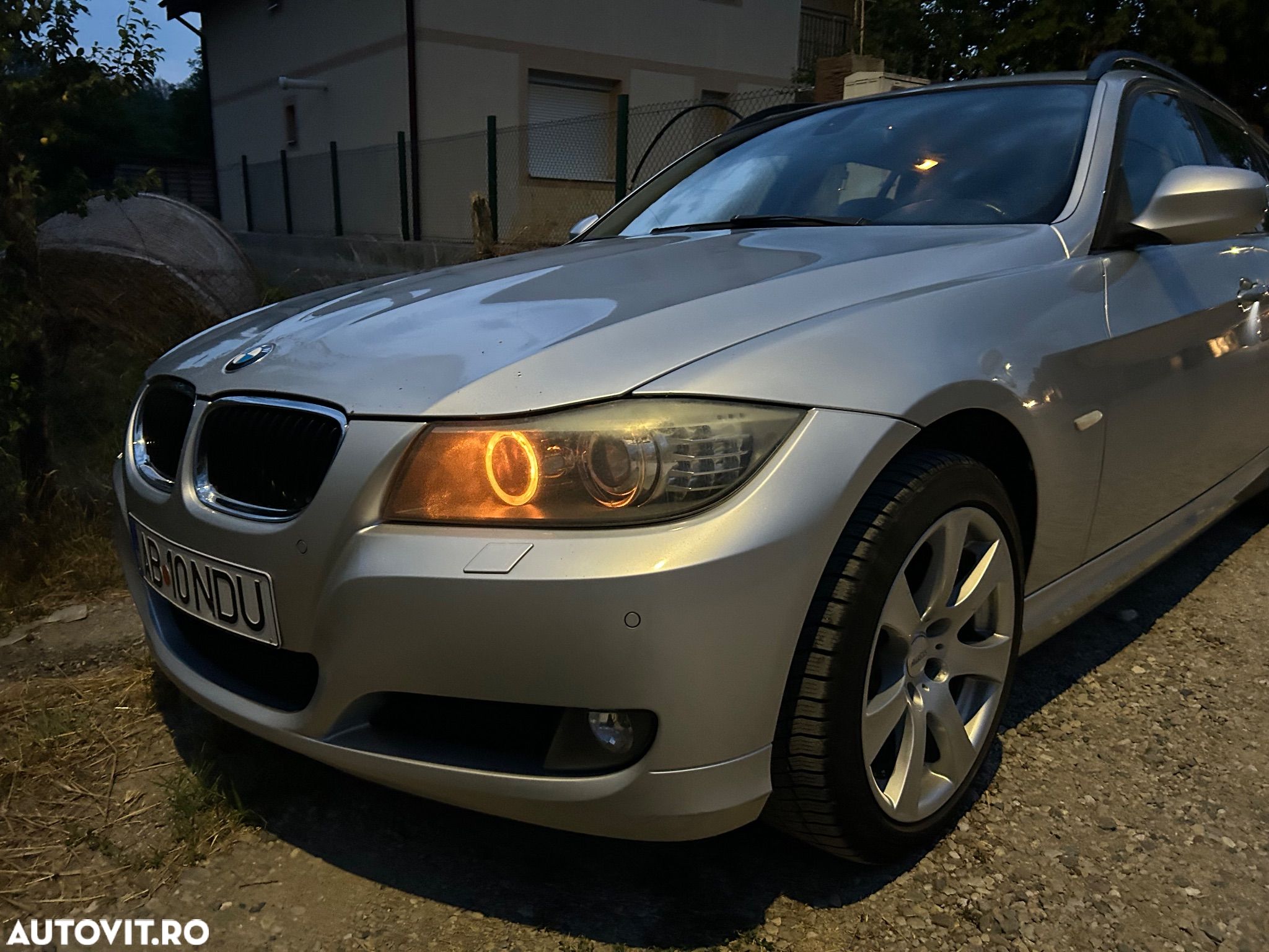 BMW Seria 3 318d - 1