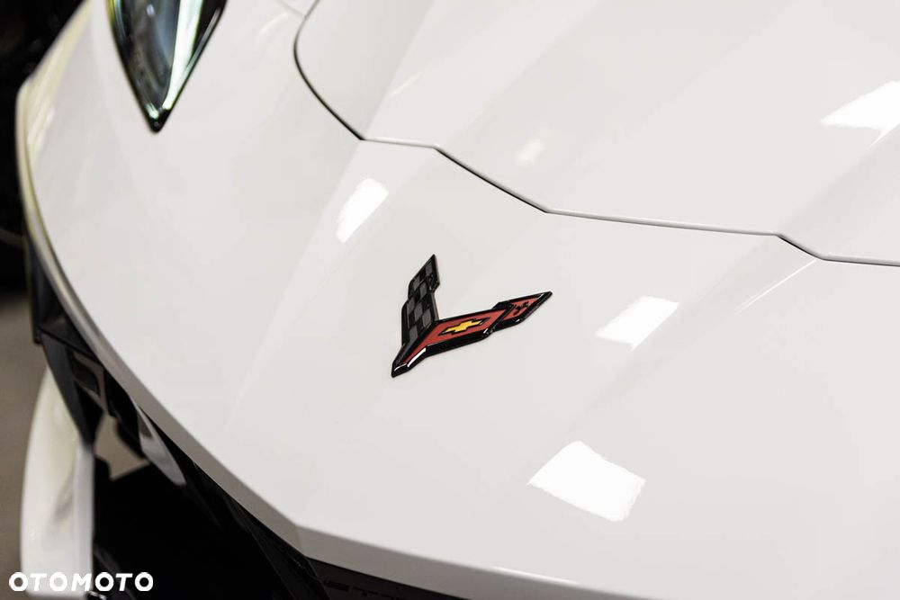 Chevrolet Corvette - 4