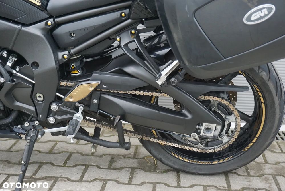 Yamaha FZ8 - 15