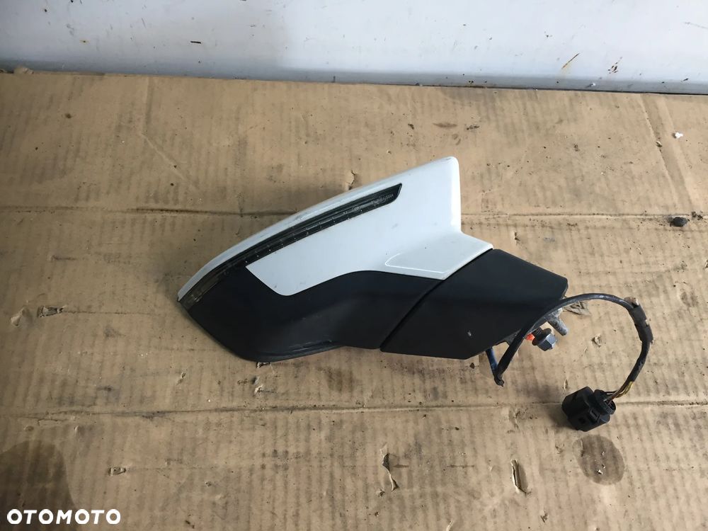 SEAT LEON 13R LUSTERKO PRAWE 6 PIN - 1