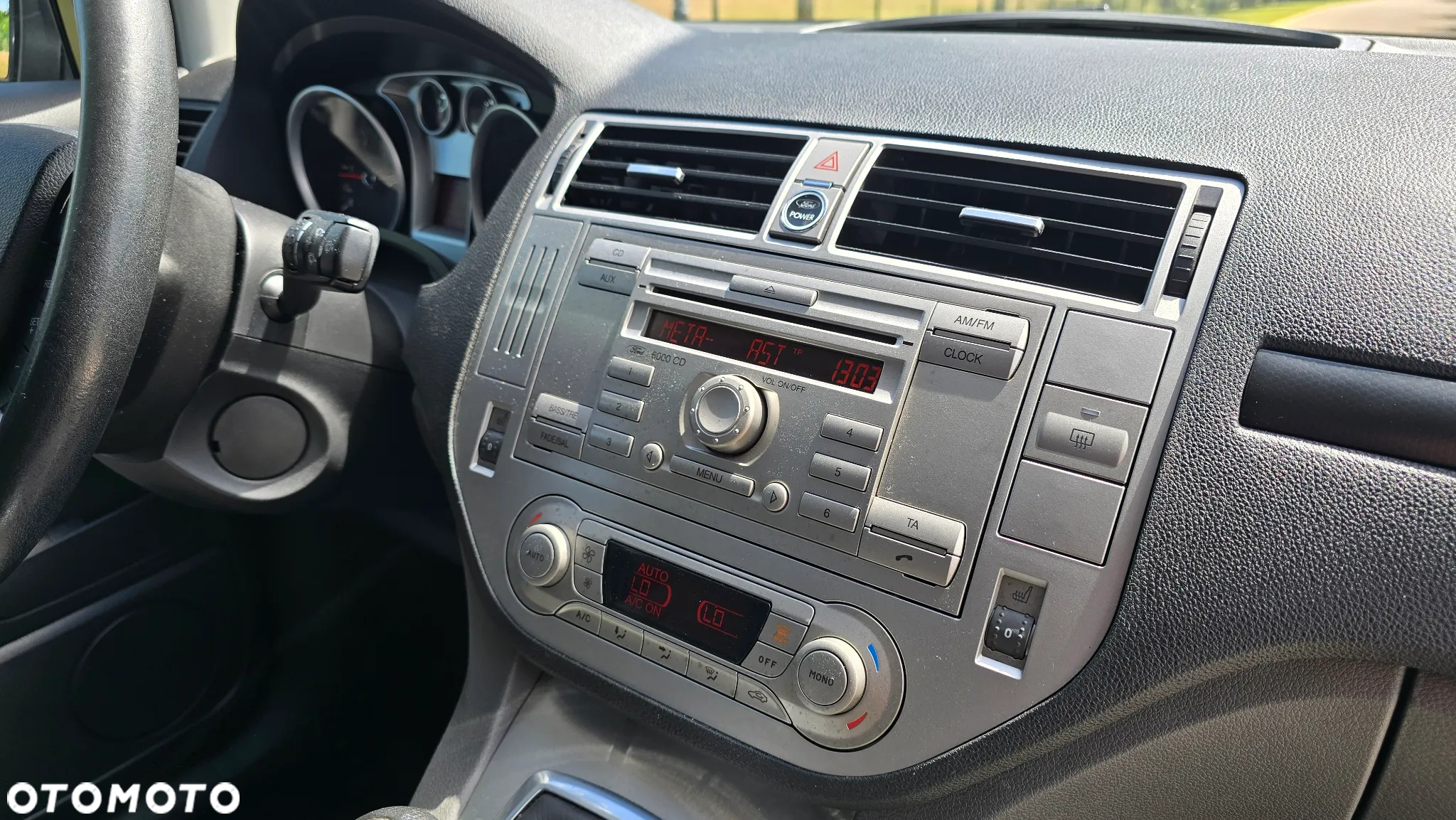 Ford Kuga - 28