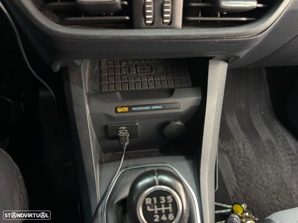 Ford Tourneo Courier 1.0 EcoBoost Titanium - 33
