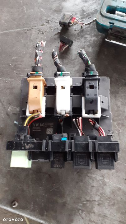 Moduł Sterownik Komfortu 3AA 937 087F - 2