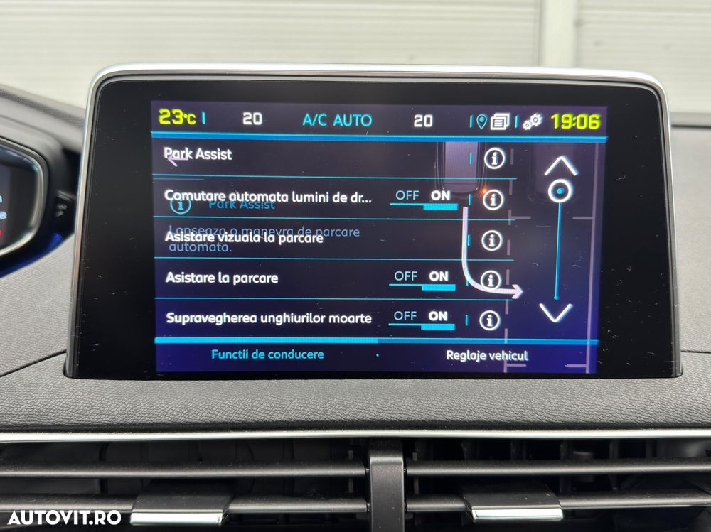 Peugeot 3008 PHEV EAT8 Allure - 31