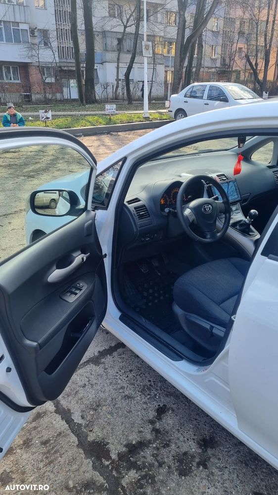 Toyota Auris - 11