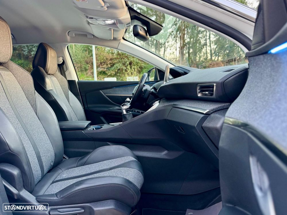 Peugeot 3008 1.2 PureTech Allure - 21