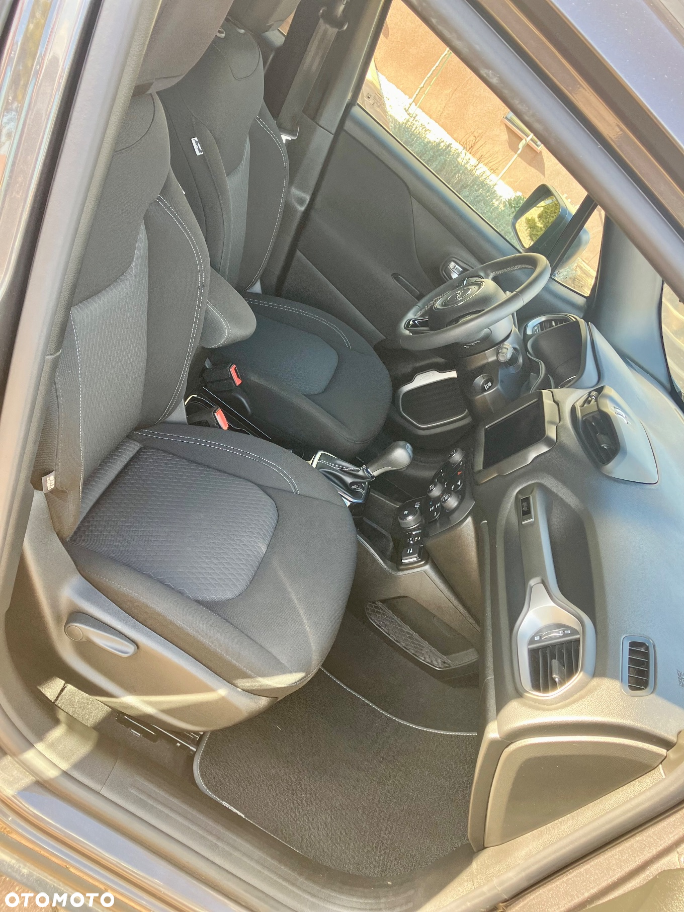 Jeep Renegade - 10