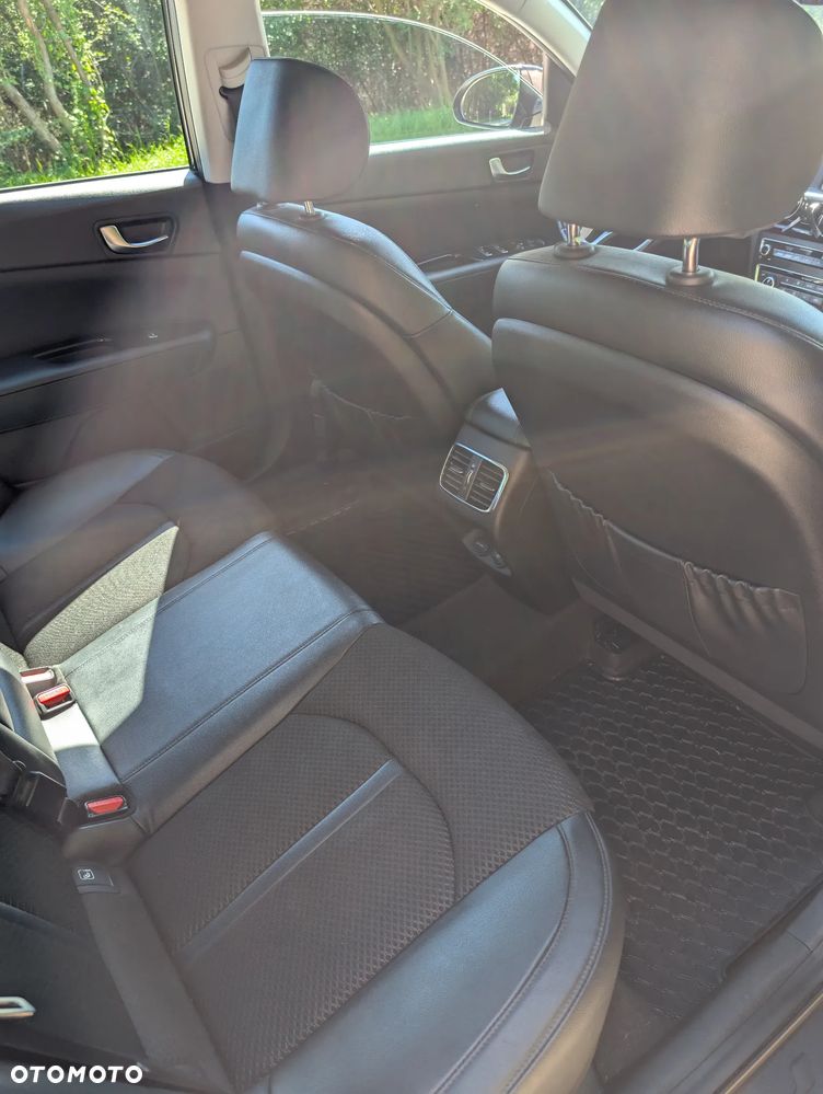 Kia Optima 2.0 L - 14