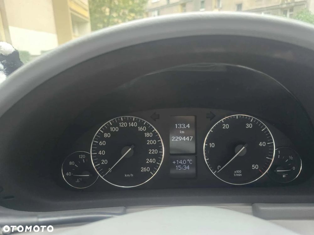 Mercedes-Benz Klasa C 200 CDI Elegance - 10