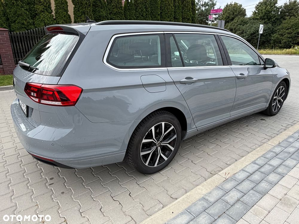 Volkswagen Passat - 11