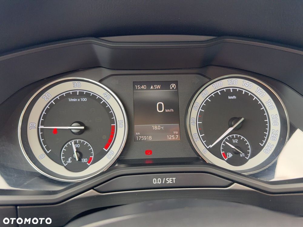 Skoda Superb 2.0 TDI SCR Ambition - 18