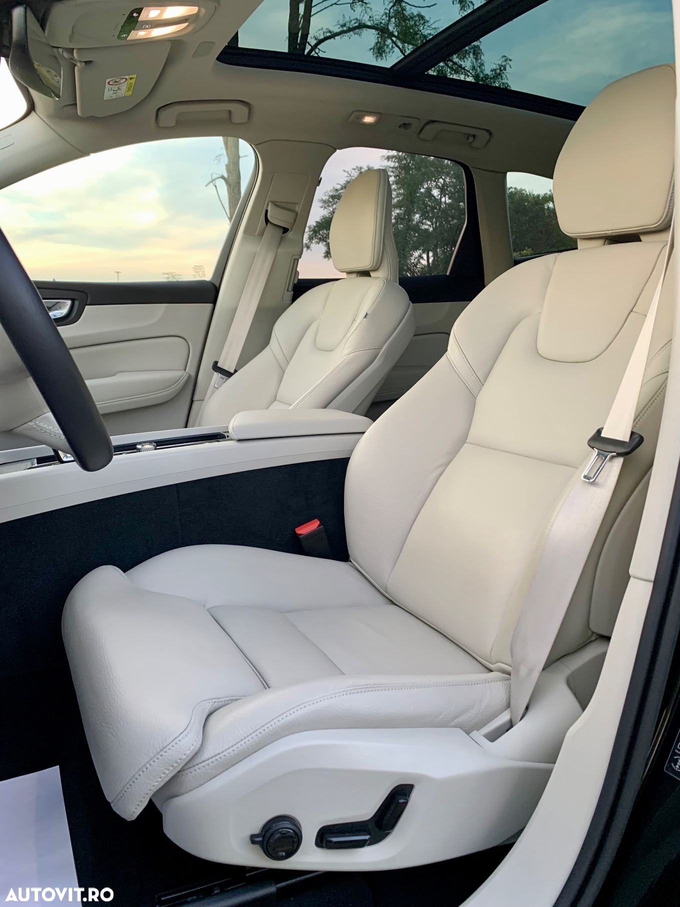 Volvo XC 60 B4 D AWD Ultimate Bright - 14
