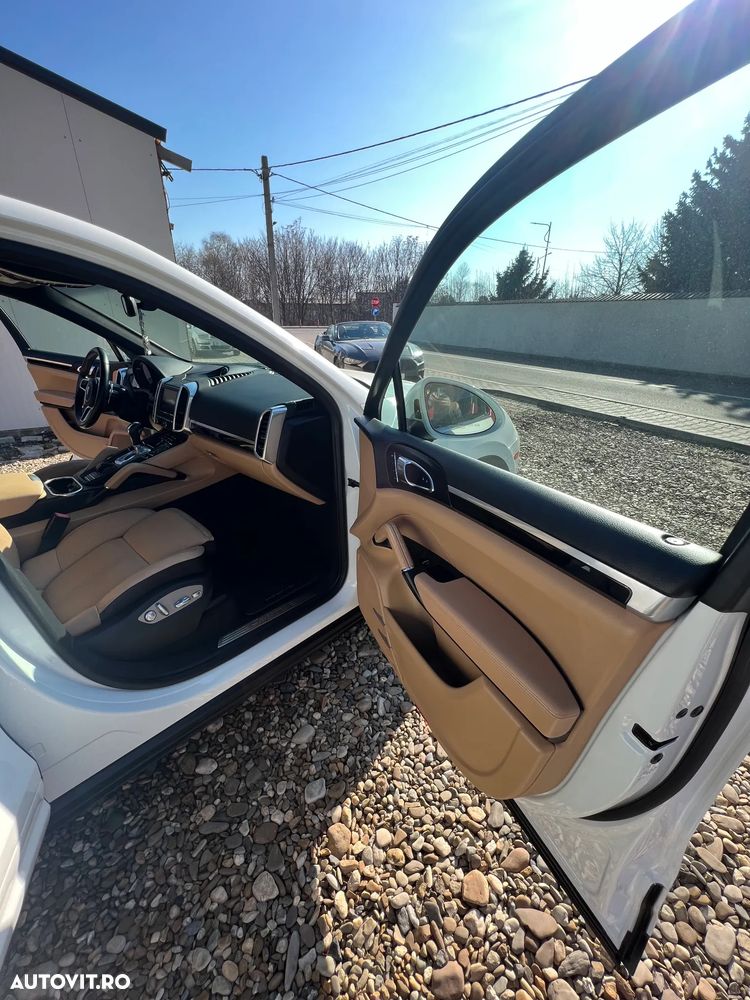 Porsche Cayenne Tiptronic S - 22