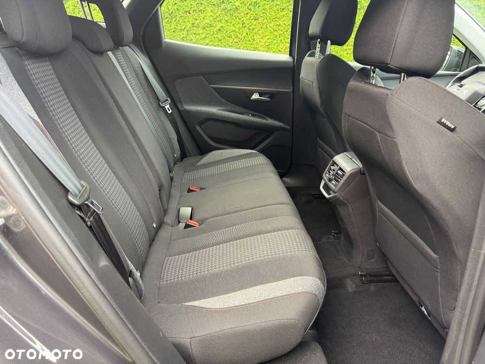 Peugeot 3008 1.5 BlueHDi Active Pack S&S EAT8 - 27