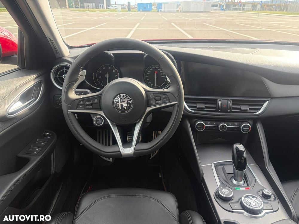 Alfa Romeo Giulia 2.0 Turbo AWD AT8 Veloce - 7