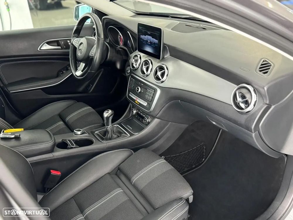 Mercedes-Benz GLA 180 - 8