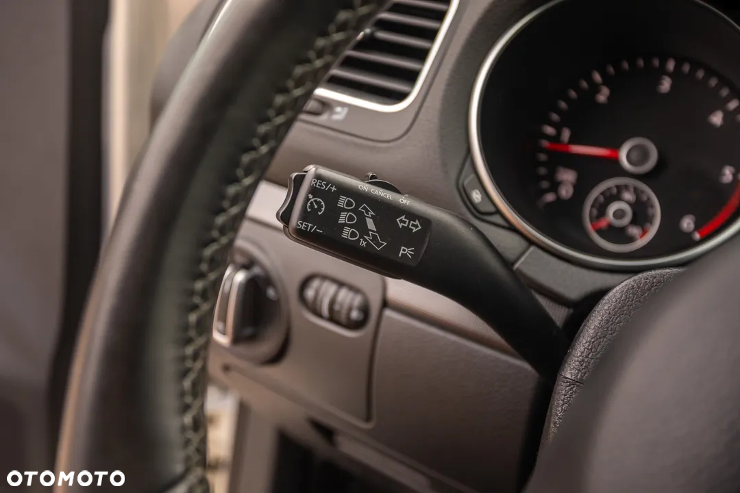 Volkswagen Golf 1.6 TDI DPF Style - 25