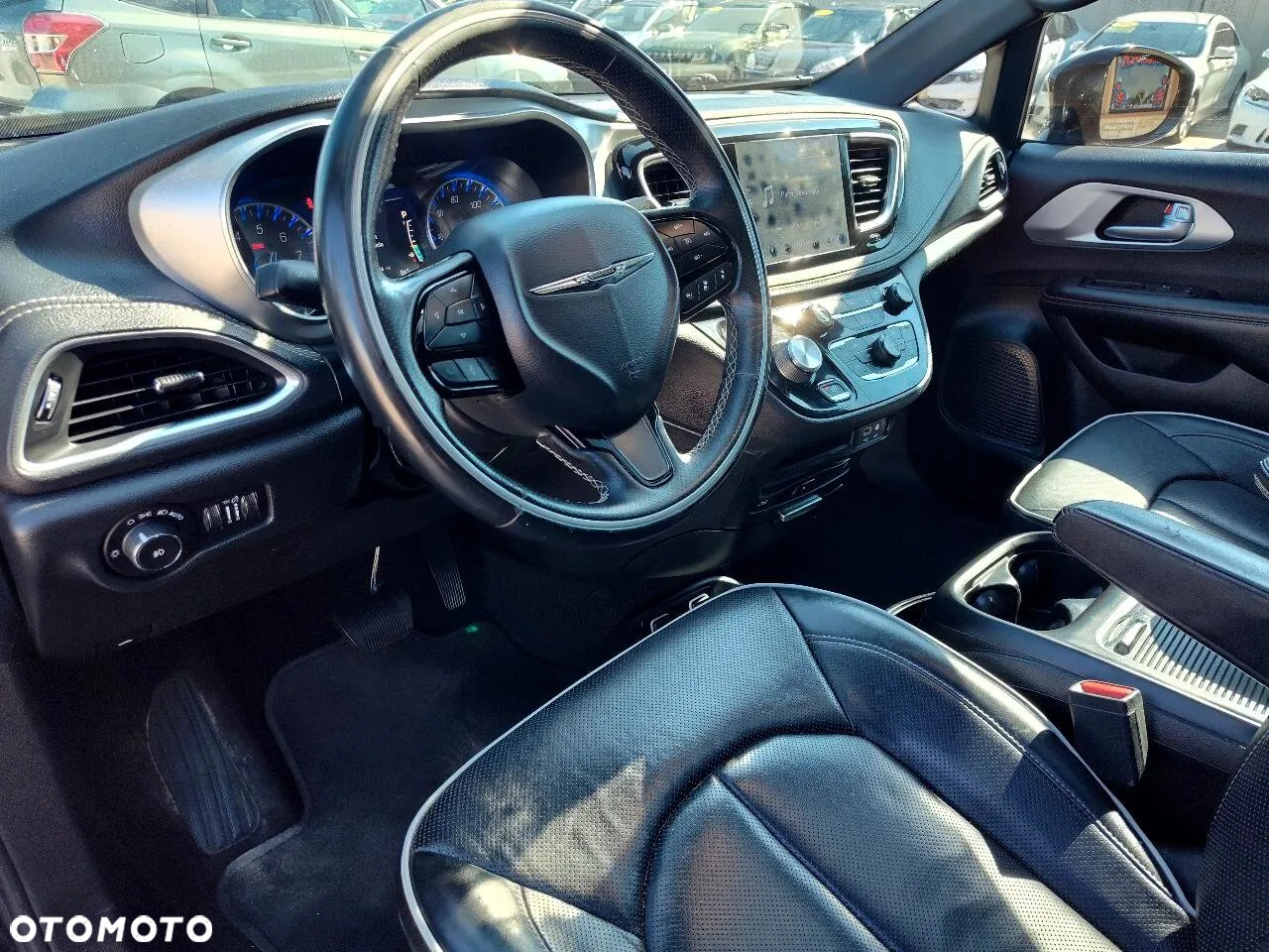 Chrysler Pacifica - 5
