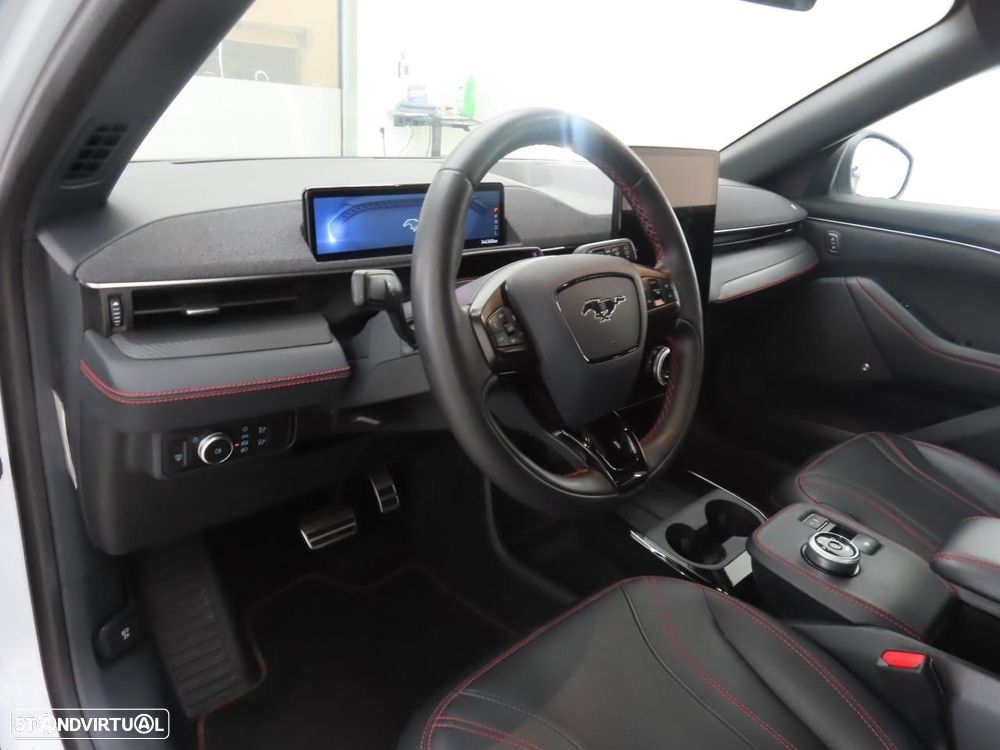 Ford Mustang Mach-E 75.7 kWh Premium AWD - 6