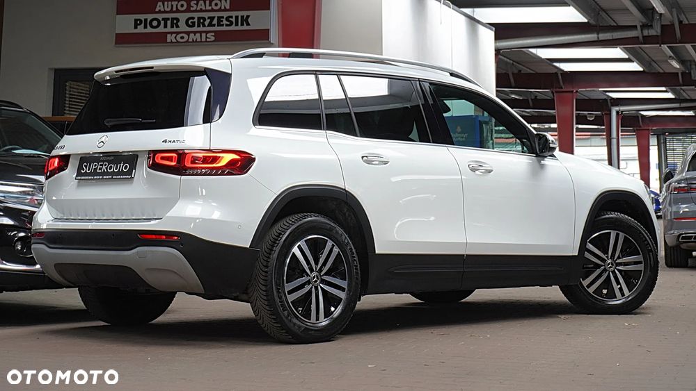 Mercedes-Benz GLB 250 4-Matic 8G-DCT - 12