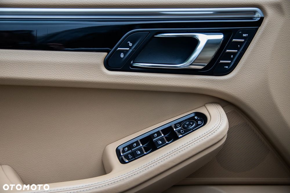 Porsche Macan - 16
