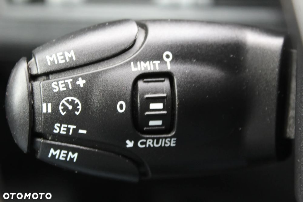 Peugeot 3008 1.5 BlueHDi Allure S&S - 19