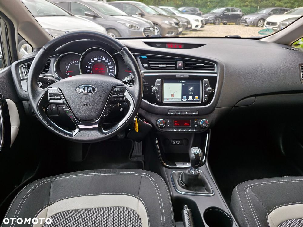 Kia Ceed - 6
