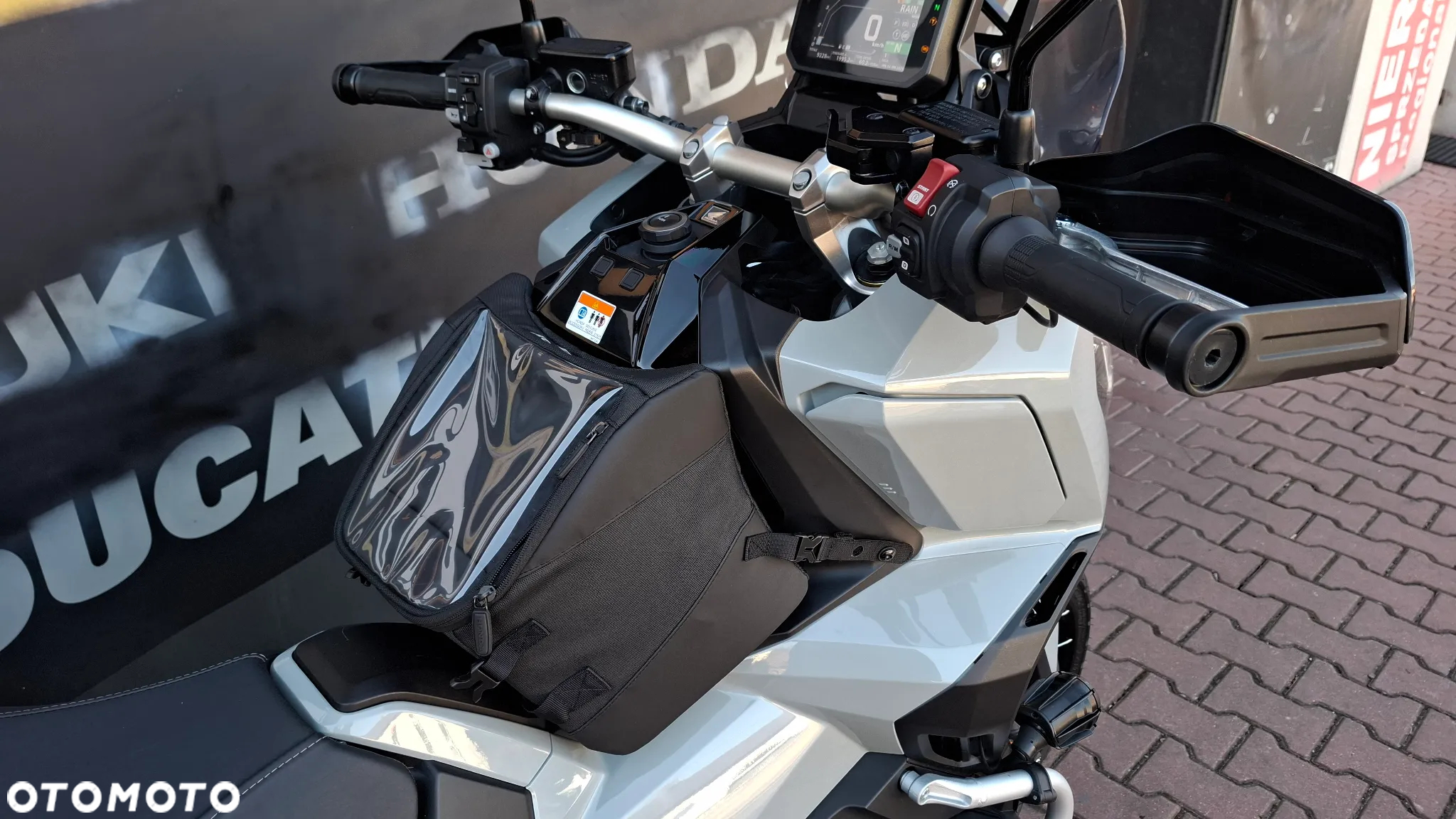Honda X-ADV - 17