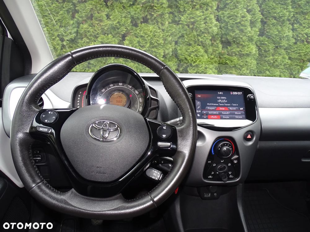 Toyota Aygo x-play - 15