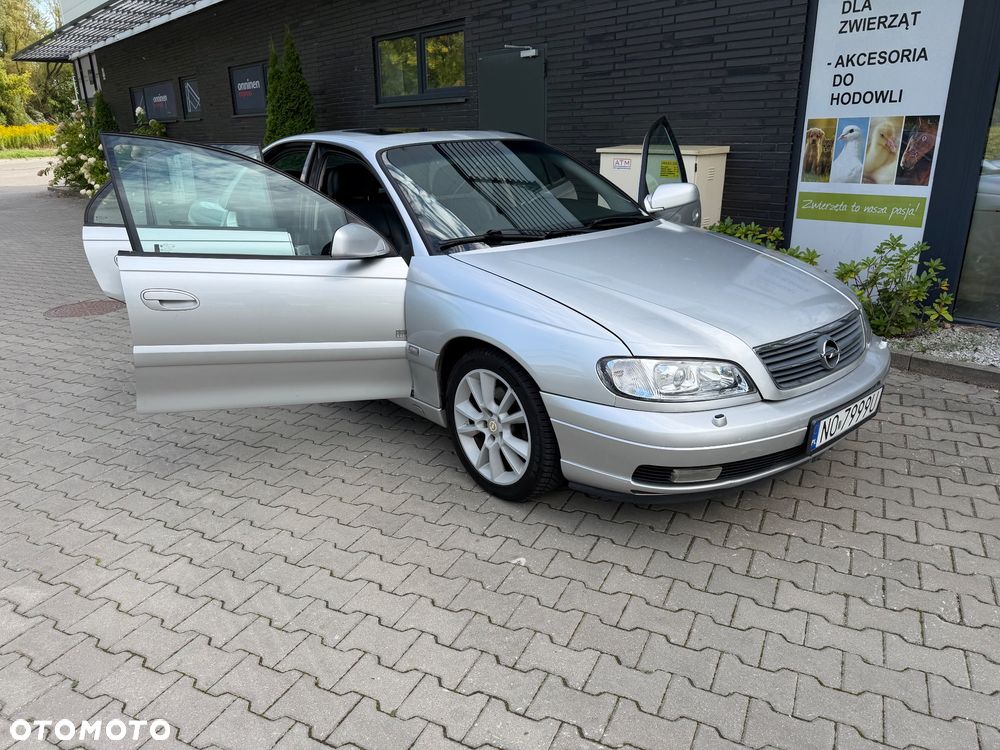 Opel Omega 2.2 Elegance - 11
