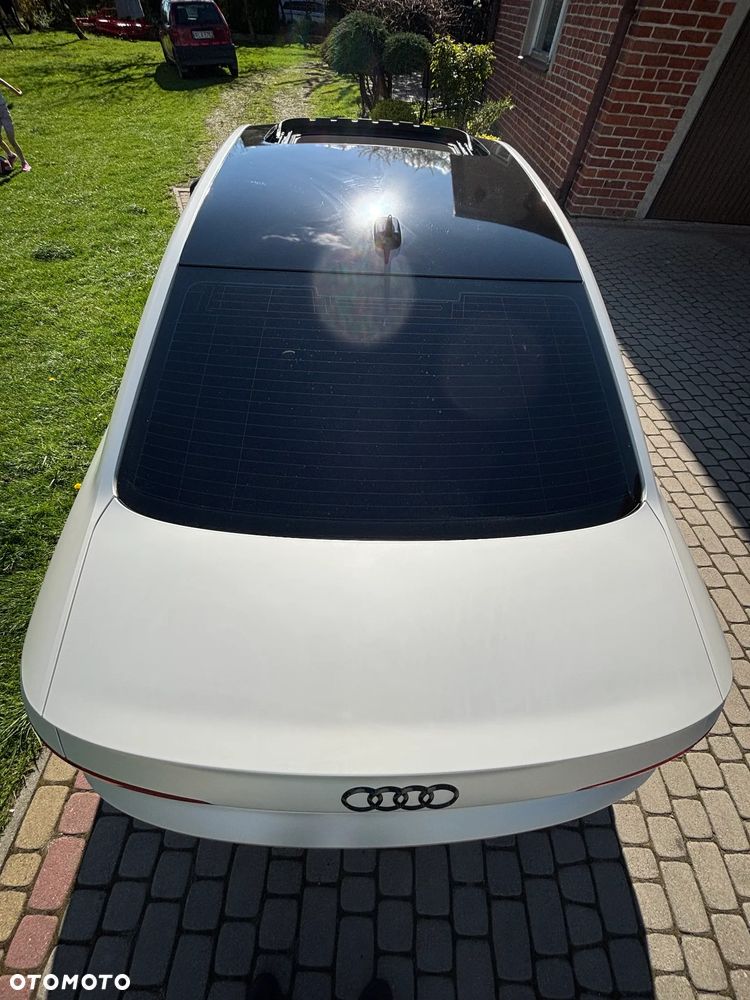 Audi A4 Limousine - 10