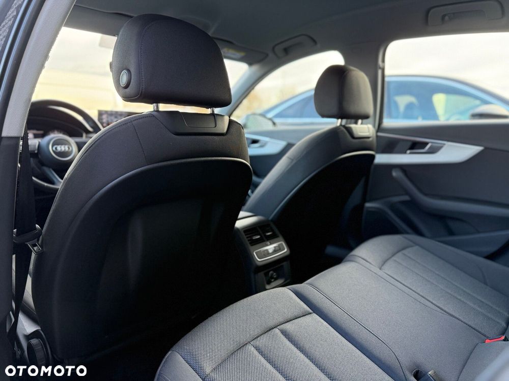 Audi A4 Limousine - 14