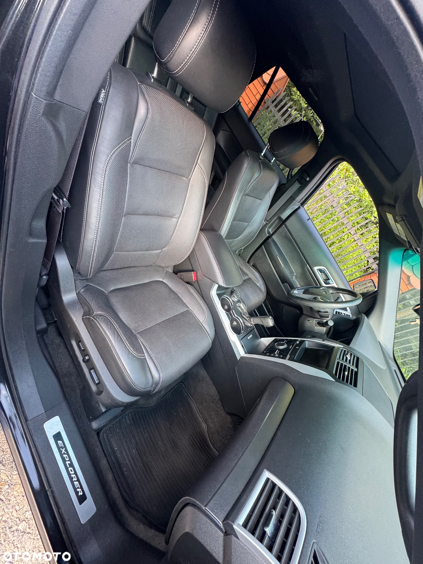 Ford Explorer - 11