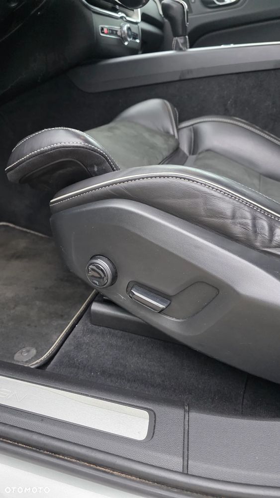 Volvo XC 60 D3 R-Design - 9