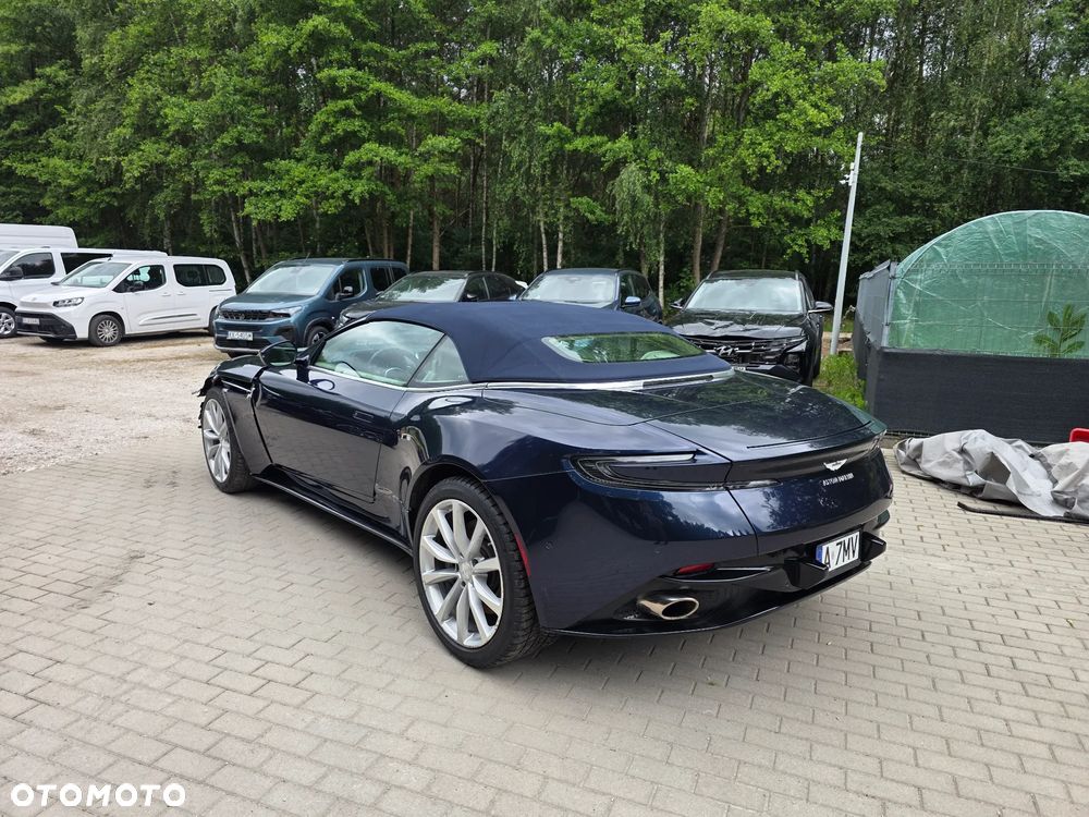 Aston Martin DB11 - 6