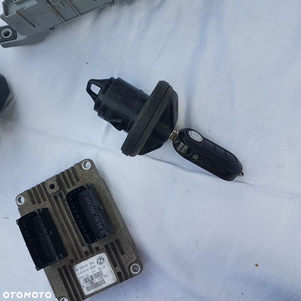 STEROWNIK komputer bsi kluczyk 2 szt zestaw startowy silnika od SKRZYNI AUTOMATYCZNEJ robot selespeed FIAT 500 fiorino grande punto evo mito idea musa ypsilon doblo bravo II panda MAGNETI MARELLI IAW5SF9.MS 51847332 - 19