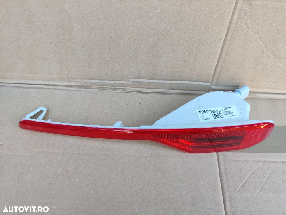 Reflector Catadioptru Ochi pisica stop bec ceata dreapta spate Volvo XC40 C40 2018-2024 Cod 31656866 - 2